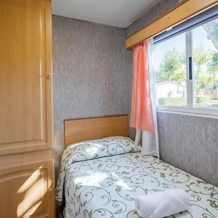 F Tatil parkı *