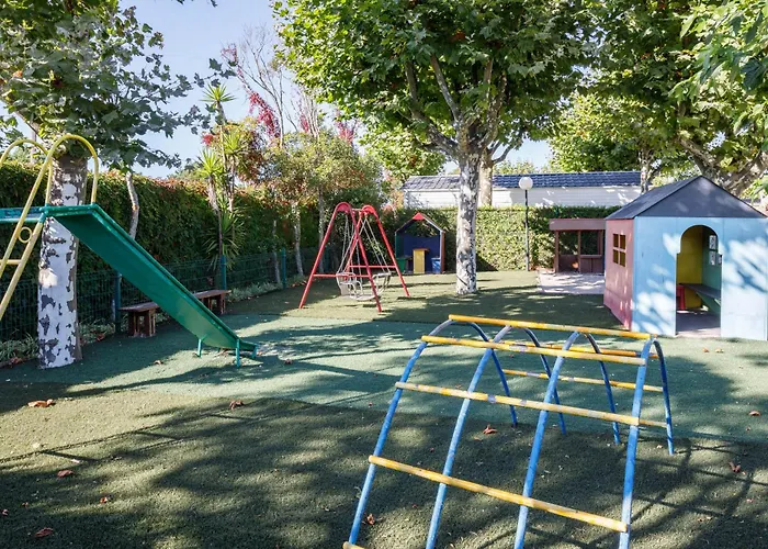 F פארק נופש *